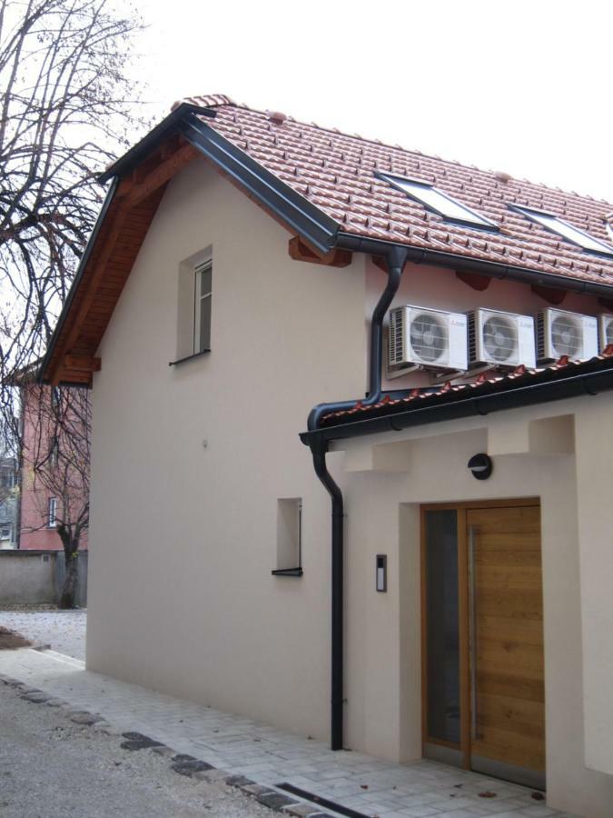 Central Apartments With Parking Любляна Экстерьер фото